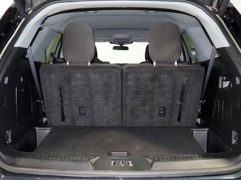 Used 2022 Ford Explorer XLT image 38