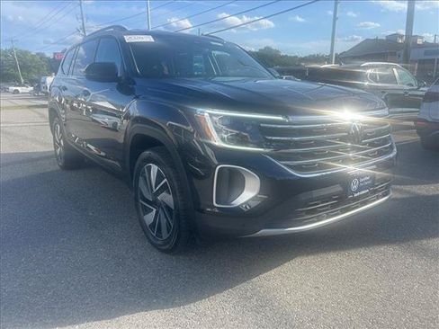 Used 2024 Volkswagen Atlas SE AWD/4WD image 3