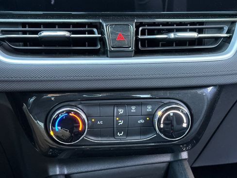 Used 2025 Chevrolet TrailBlazer LT FWD image 19