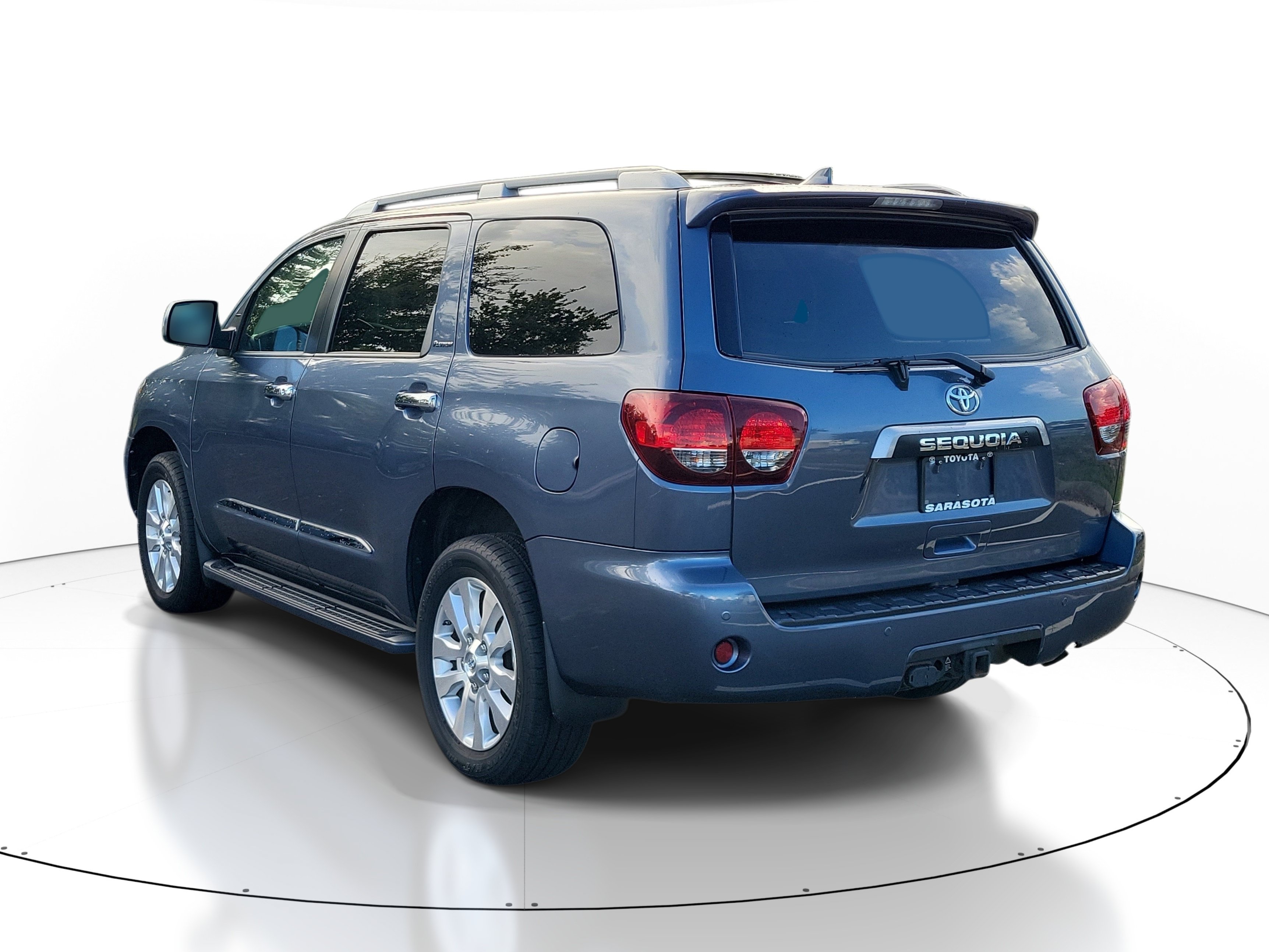 Used 2021 Toyota Sequoia Platinum AWD/4WD image 4