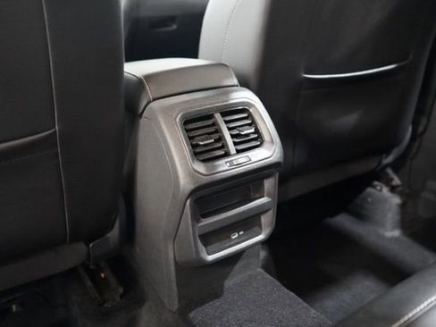 Used 2022 Volkswagen Taos SE image 31