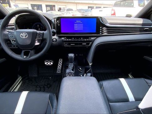 Used 2026 Toyota Camry SE w/ Multimedia Upgrade Package image 16