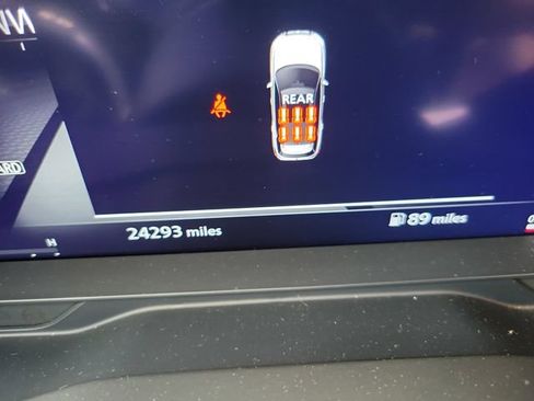 Used 2024 Nissan Pathfinder Platinum FWD image 24
