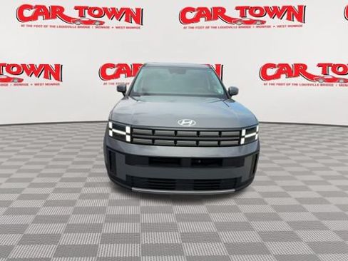 Used 2025 Hyundai Santa Fe SE AWD/4WD image 3