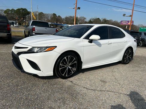Used 2018 Toyota Camry SE w/ Audio Package image 11