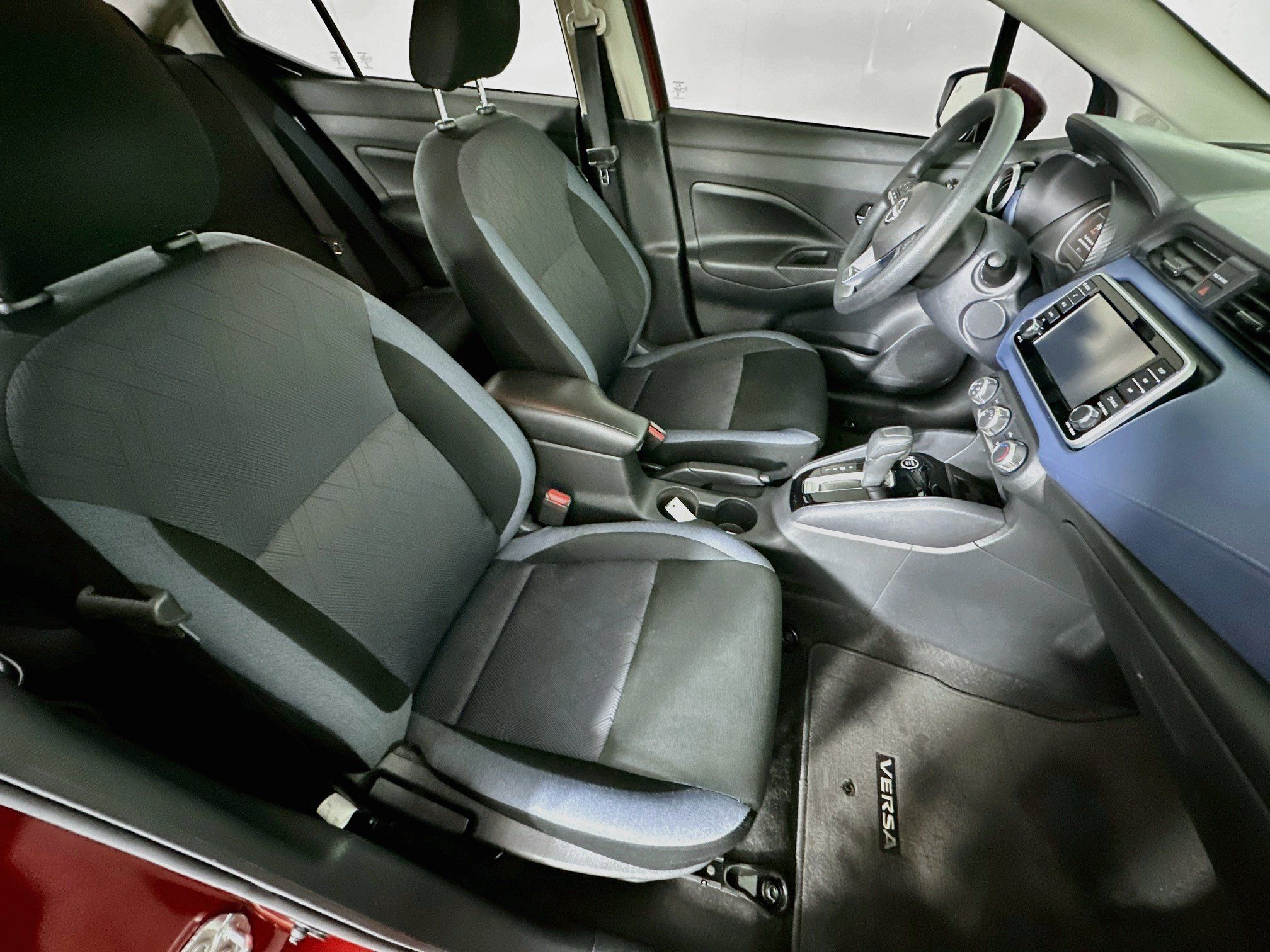 Used 2025 Nissan Versa SV FWD image 29