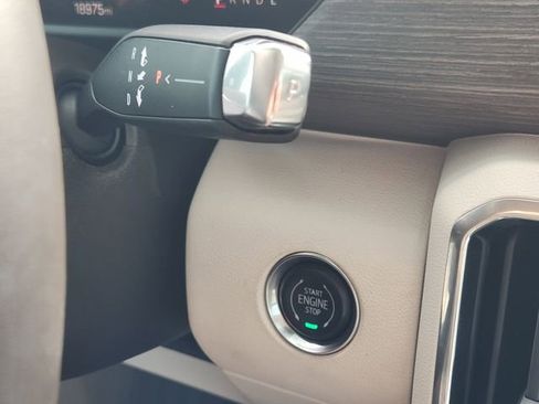 Used 2024 GMC Acadia Denali w/ Super Cruise Package FWD image 8