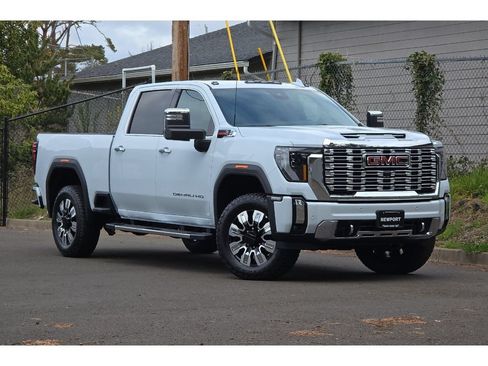 New 2026 GMC Sierra 2500 Denali w/ Technology Package AWD/4WD image 2