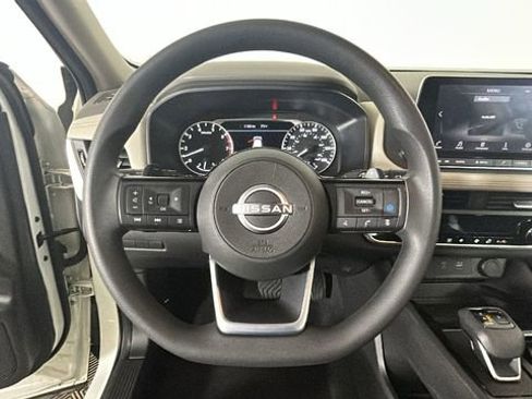 Used 2023 Nissan Rogue SV AWD/4WD image 13
