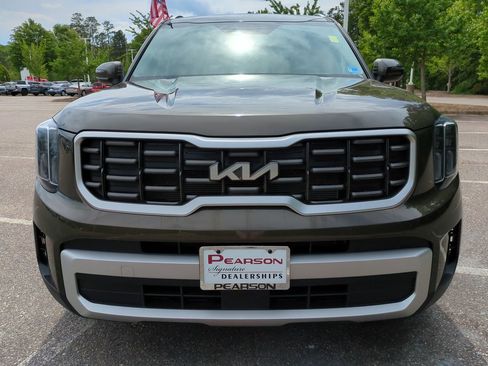 Used 2025 Kia Telluride S FWD image 9