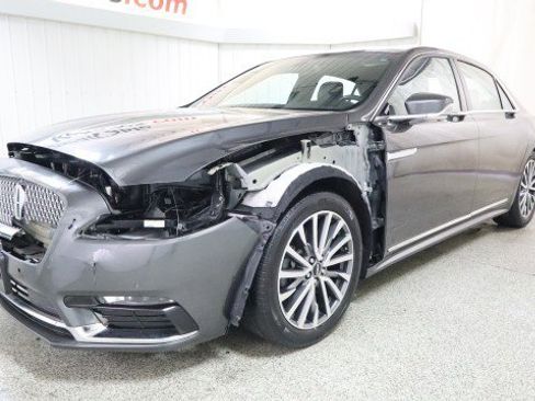 Used 2017 Lincoln Continental Select image 2