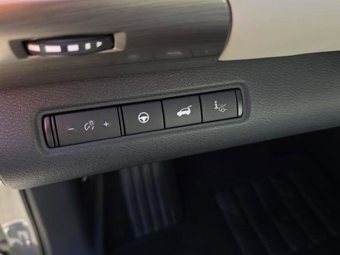 Used 2022 Nissan Pathfinder Platinum w/ Cargo Package image 11