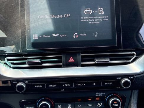 Used 2021 Kia Niro LXS FWD image 12
