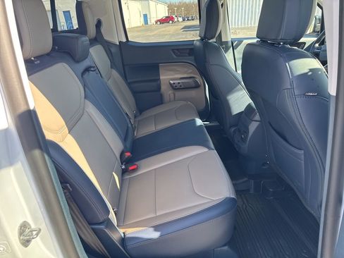 Used 2025 Ford Maverick Lariat image 11