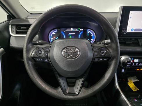 Used 2025 Toyota RAV4 XLE image 16