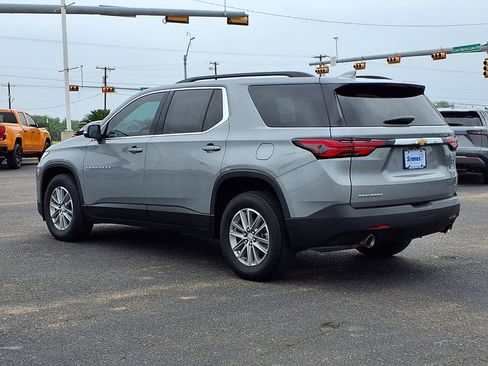 Used 2023 Chevrolet Traverse LT FWD image 6