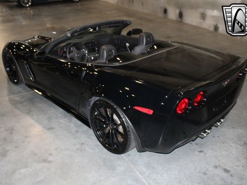 Used 2013 Chevrolet Corvette 427 w/ 1SB Preferred Equipment Group image 11