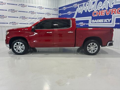 Used 2025 Chevrolet Silverado 1500 LTZ AWD/4WD image 3