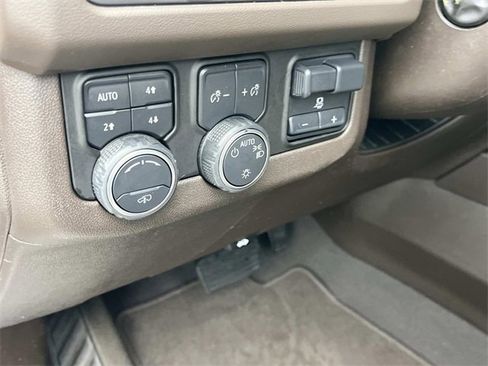 Used 2021 Chevrolet Tahoe Z71 w/ Z71 Off-Road Package image 32