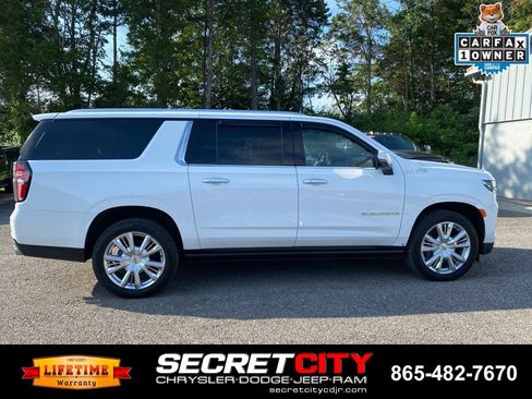 Used 2021 Chevrolet Suburban High Country w/ Premium Package AWD/4WD image 4