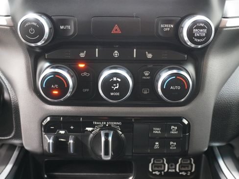 Used 2022 RAM 1500 Big Horn w/ Night Edition AWD/4WD image 22