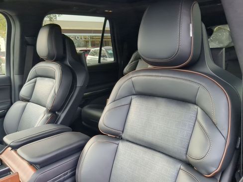 New 2025 Lincoln Navigator L Black Label image 10
