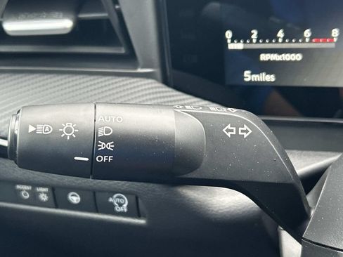 New 2026 Nissan Kicks SR w/ Interior Electronics Package FWD image 30