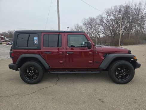 Used 2022 Jeep Wrangler Unlimited Sport image 9