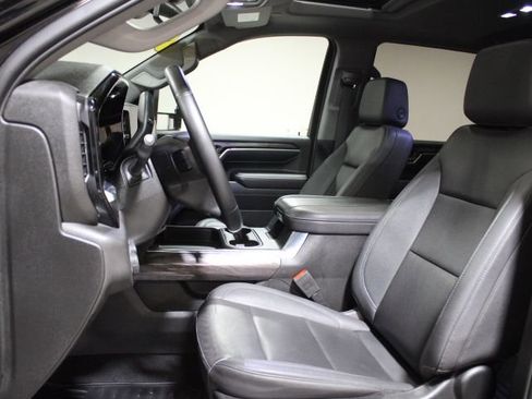 Used 2024 Chevrolet Silverado 2500 LTZ w/ LTZ Convenience Package image 19