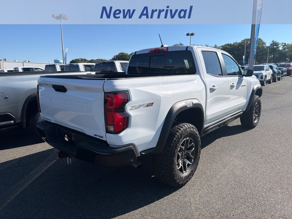Certified 2024 Chevrolet Colorado ZR2 w/ ZR2 Convenience Package III AWD/4WD image 8
