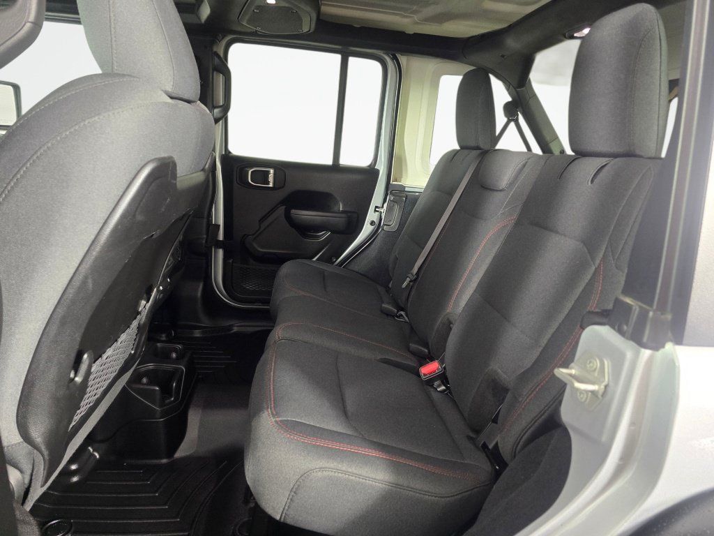 Used 2024 Jeep Wrangler Unlimited Rubicon AWD/4WD image 40