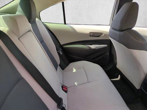 Used 2022 Toyota Corolla LE FWD image 18