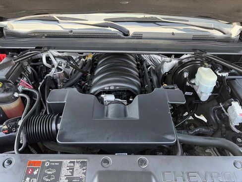 Used 2016 Chevrolet Suburban LS RWD image 32