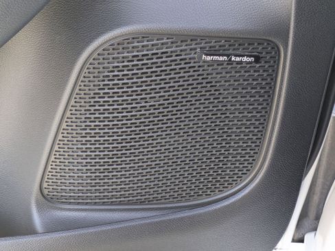 New 2026 Chrysler Pacifica Limited image 22