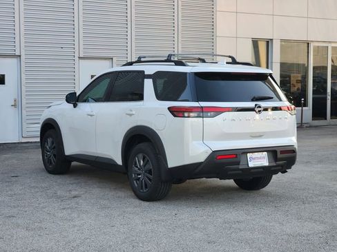 New 2025 Nissan Pathfinder SV image 4