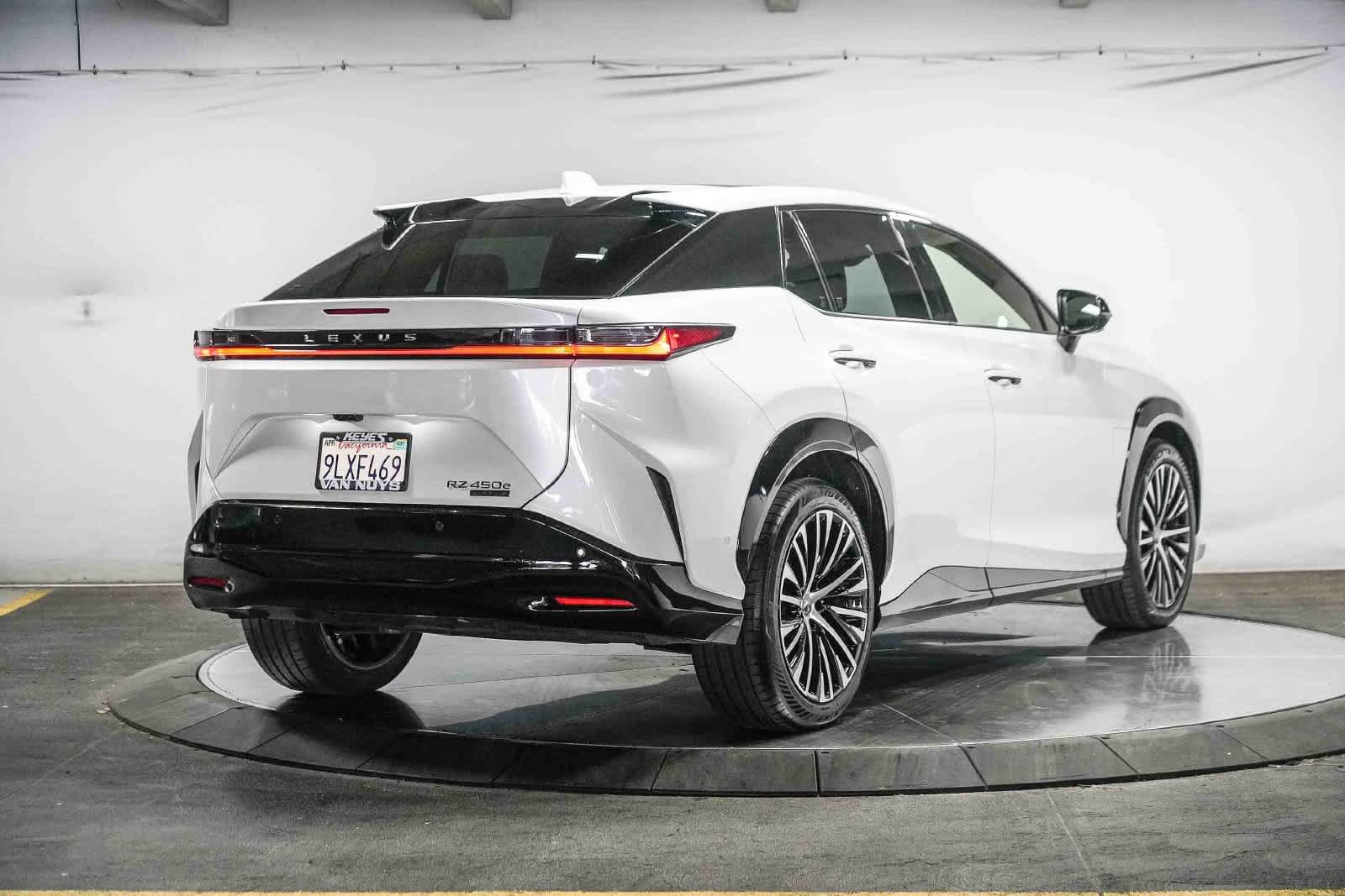 Used 2023 Lexus RZ 450e Premium w/ Technology Package AWD/4WD image 7