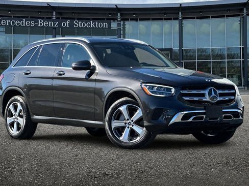 Certified 2022 Mercedes-Benz GLC 300 image 2