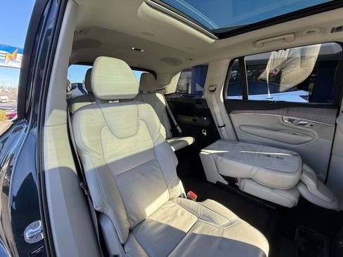 Used 2022 Volvo XC90 T8 Inscription w/ Advanced Package AWD/4WD image 36