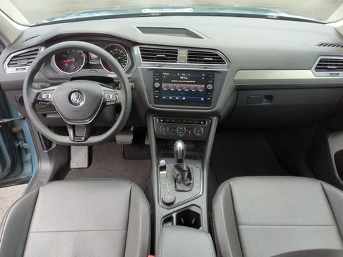 Used 2020 Volkswagen Tiguan S image 23