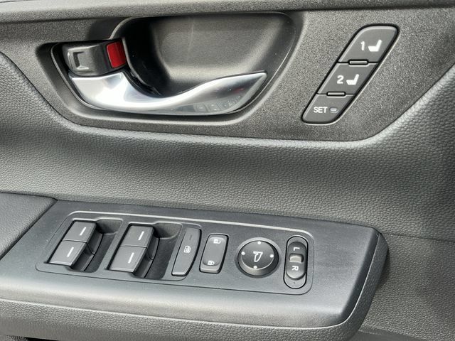 Used 2026 Honda CR-V Sport-L image 12