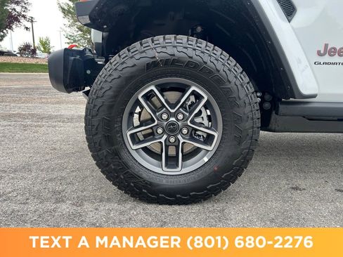New 2026 Jeep Gladiator Mojave AWD/4WD image 9