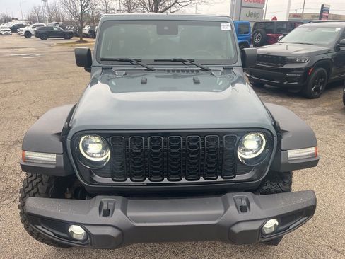 Used 2024 Jeep Wrangler Willys image 2
