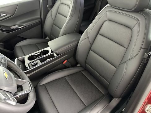 New 2026 Chevrolet Equinox LT w/ Convenience Package II FWD image 20