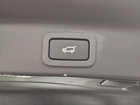 Used 2020 Jaguar F-PACE R-Sport image 14