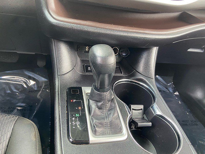 Used 2016 Toyota Highlander LE FWD image 19