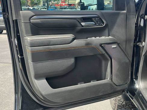 Used 2024 GMC Sierra 2500 AT4 w/ AT4 Premium Plus Package AWD/4WD image 9