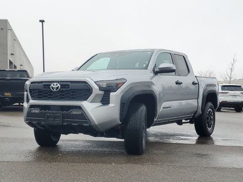 Used 2024 Toyota Tacoma TRD Sport image 4