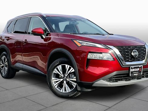 Used 2021 Nissan Rogue SV image 3