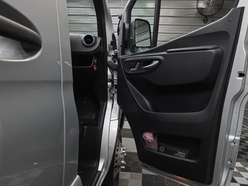 Used 2023 Mercedes-Benz Sprinter 3500 image 32