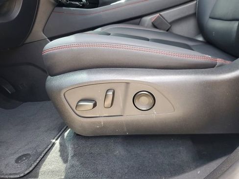 Used 2025 Chevrolet Traverse RS AWD/4WD image 18